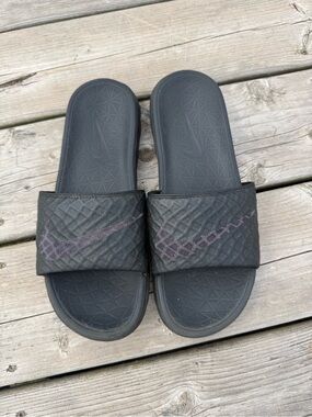 Nike Black Slides